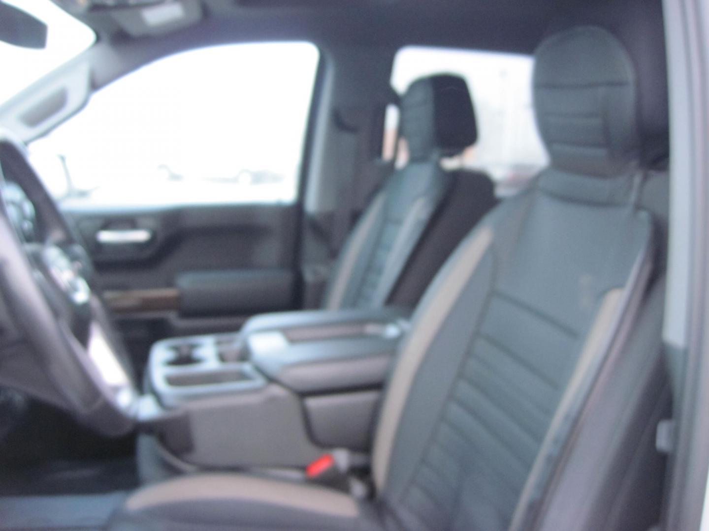 2021 silver /black GMC Sierra 1500 Elevation (3GTU9CED8MG) , located at 9530 Old Seward Highway, Anchorage, AK, 99515, (907) 349-3343, 61.134140, -149.865570 - Nice Low miles GMC Sierra 1500 come take a test drive - Photo#10